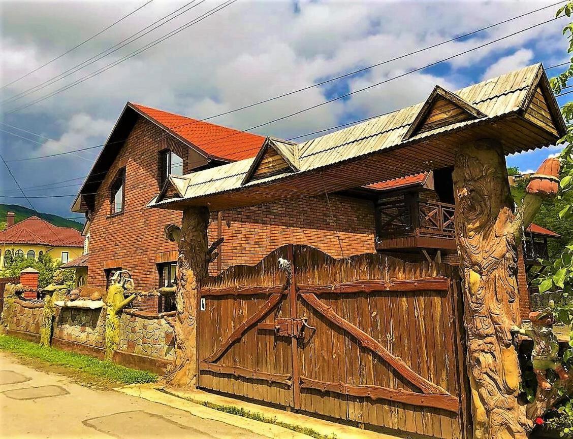 Hammam Spa Villa DAROSO Kosiv Esterno foto